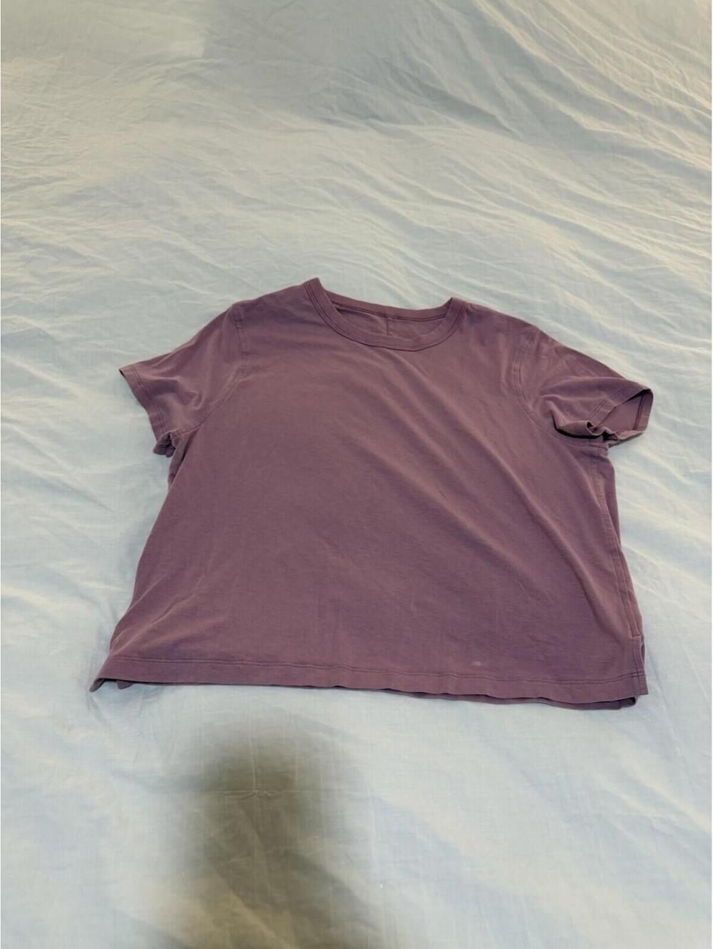 Lululemon Short Sleeve Women’s size Medium Athleisure Red 193